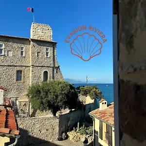  Apartment La Pablita, Vieil Antibes, Remparts